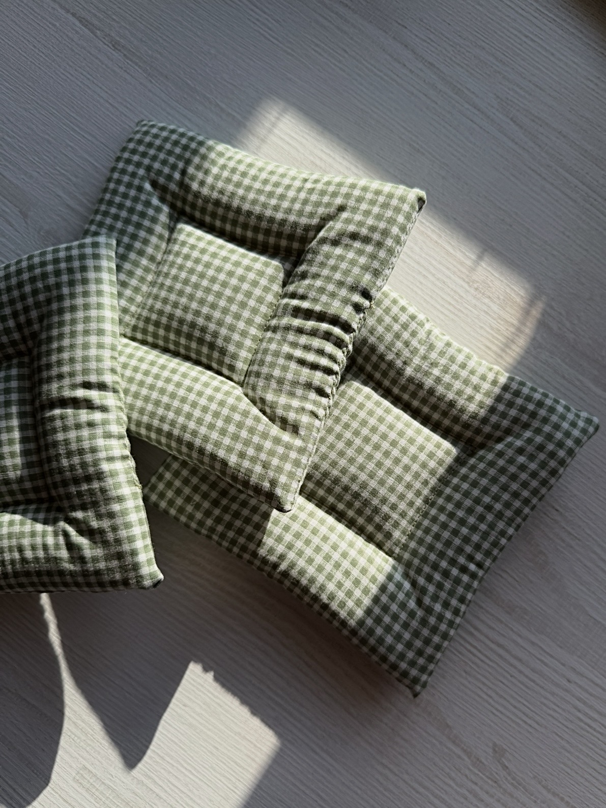 تصویر بالشتک ماگ سبز 